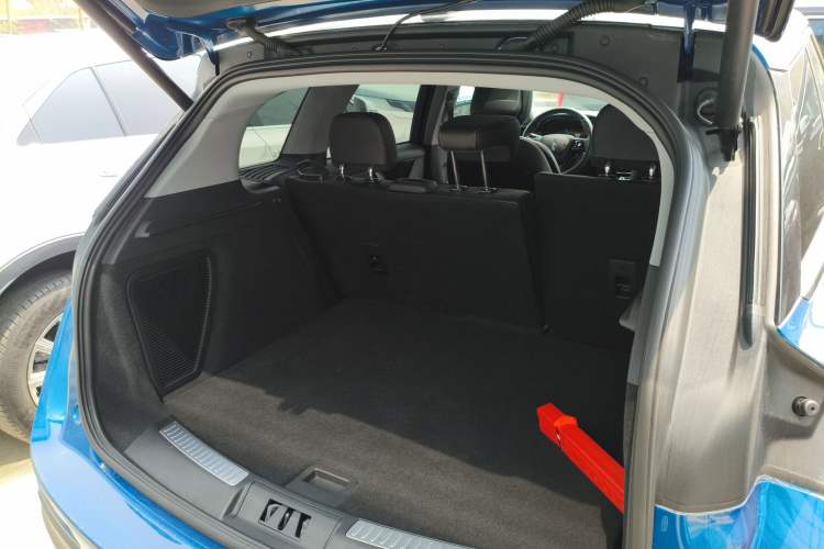 Used Lincoln Corsair 2022 2.0T Two-Wheel Drive Deluxe Edition Trunk