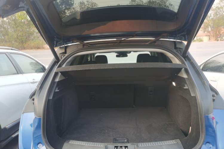 Used Lincoln Corsair 2022 2.0T Two-Wheel Drive Luxury Edition Trunk
