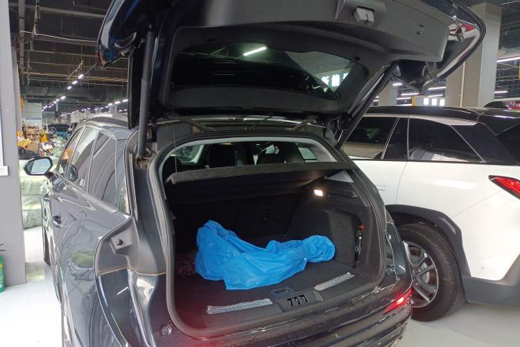 Used Lincoln Corsair 2022 2.0T Two-Wheel Drive Luxury Edition Trunk