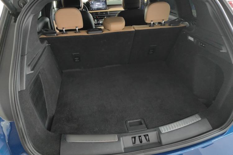 Used Lincoln Corsair 2022 2.0T Two-Wheel Drive Luxury Edition Trunk