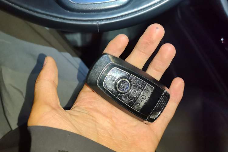 Used Lincoln Corsair 2022 2.0T Two-Wheel Drive Deluxe Edition Vehicle Key