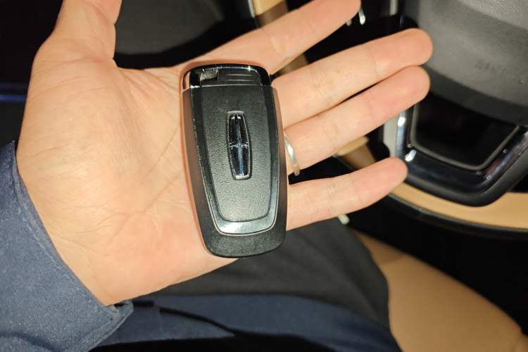 Used Lincoln Corsair 2022 2.0T Two-Wheel Drive Deluxe Edition Vehicle Key
