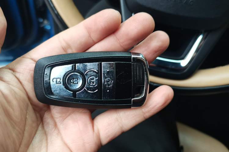 Used Lincoln Corsair 2022 2.0T Two-Wheel Drive Luxury Edition Vehicle Key