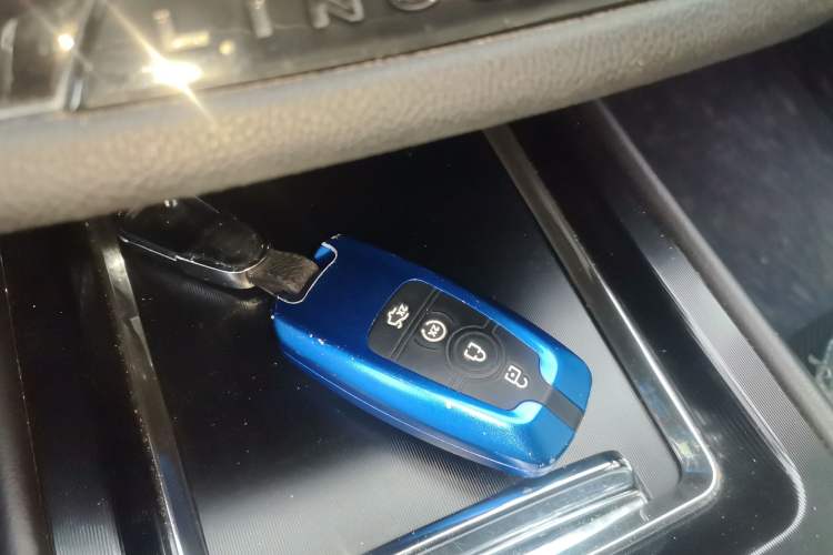 Used Lincoln Corsair 2022 2.0T Two-Wheel Drive Deluxe Edition Vehicle Key