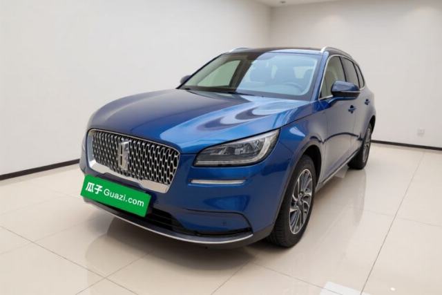 Ojetý Lincoln Corsair 2022 2.0T Two-Wheel Drive Deluxe Edition