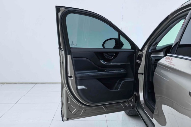 Used Lincoln Corsair 2022 2.0T Two-Wheel Drive Deluxe Edition Exterior 2