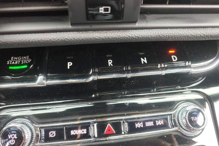 Used Lincoln Corsair 2022 2.0T Two-Wheel Drive Deluxe Edition Gear Lever