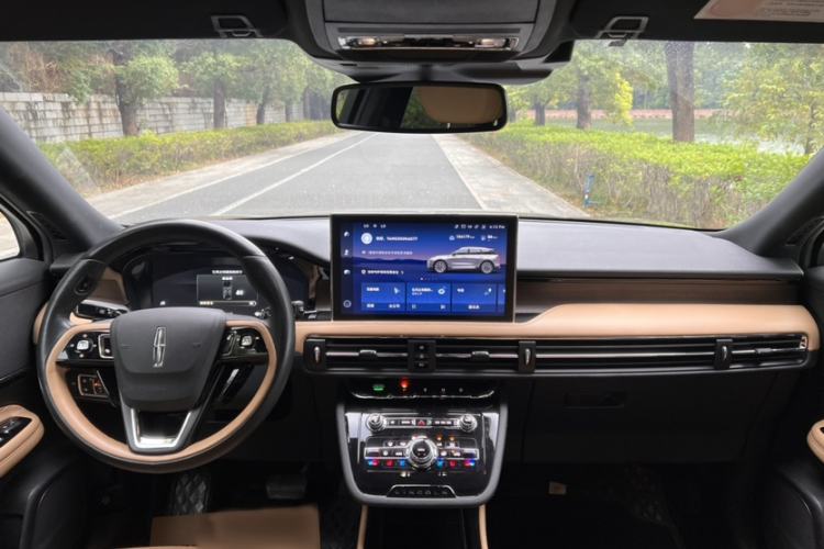 Used Lincoln Corsair 2022 2.0T Two-Wheel Drive Luxury Edition Interior 1