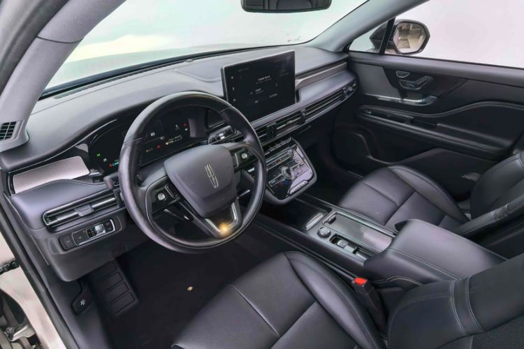 Used Lincoln Corsair 2022 2.0T Two-Wheel Drive Deluxe Edition Interior 1