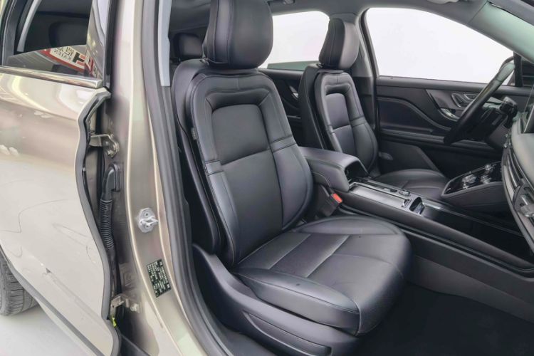 Used Lincoln Corsair 2022 2.0T Two-Wheel Drive Deluxe Edition Interior 10