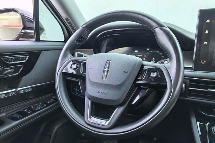 Used Lincoln Corsair 2022 2.0T Two-Wheel Drive Deluxe Edition Interior 11