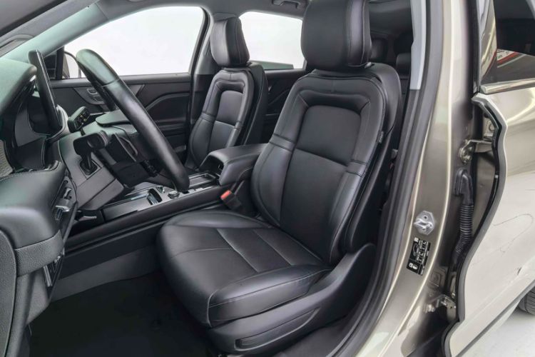 Used Lincoln Corsair 2022 2.0T Two-Wheel Drive Deluxe Edition Interior 12
