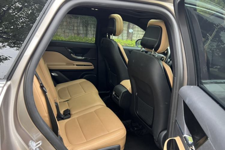 Used Lincoln Corsair 2022 2.0T Two-Wheel Drive Luxury Edition Interior 2