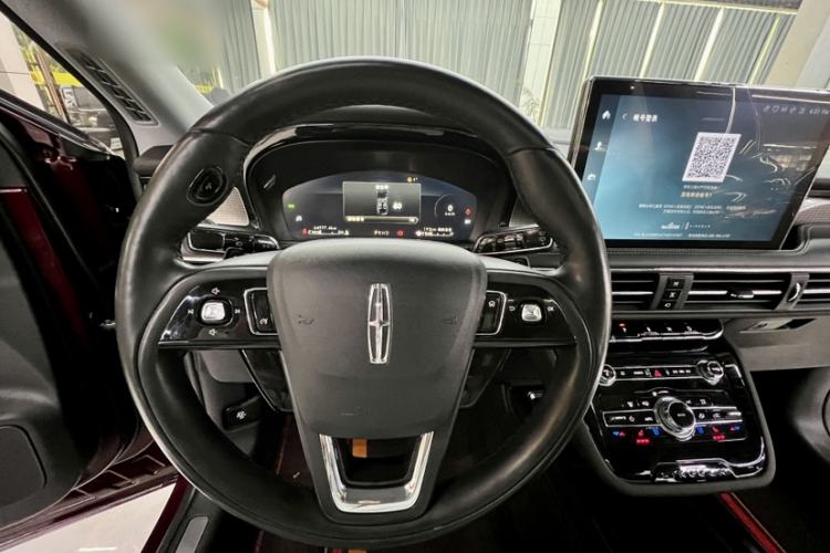 Used Lincoln Corsair 2022 2.0T Two-Wheel Drive Deluxe Edition Interior 2