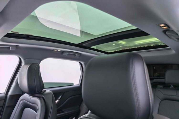 Used Lincoln Corsair 2022 2.0T Two-Wheel Drive Deluxe Edition Interior 2