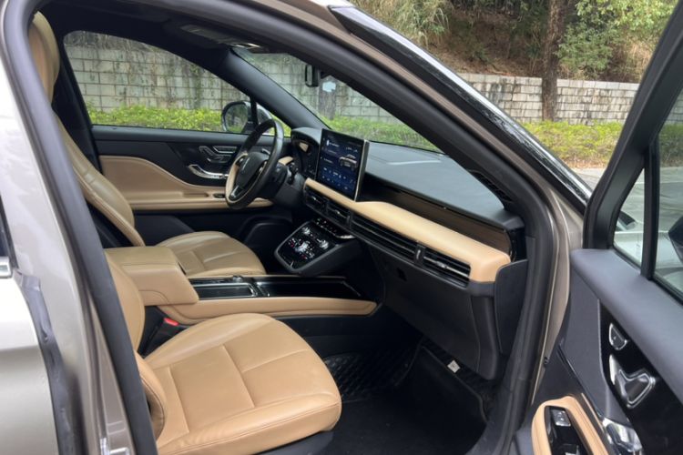 Used Lincoln Corsair 2022 2.0T Two-Wheel Drive Luxury Edition Interior 3