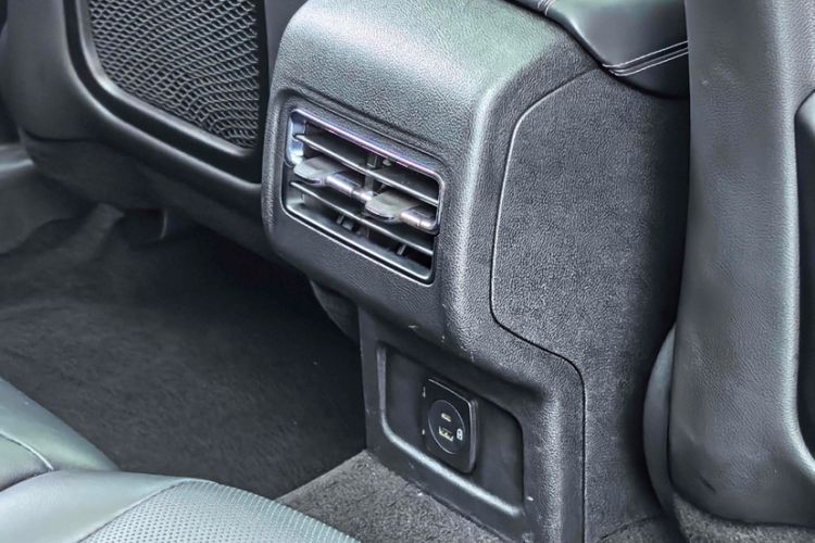 Used Lincoln Corsair 2022 2.0T Two-Wheel Drive Deluxe Edition Interior 4