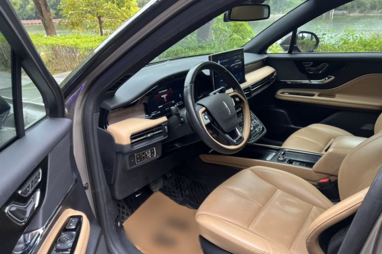 Used Lincoln Corsair 2022 2.0T Two-Wheel Drive Luxury Edition Left Front Seat