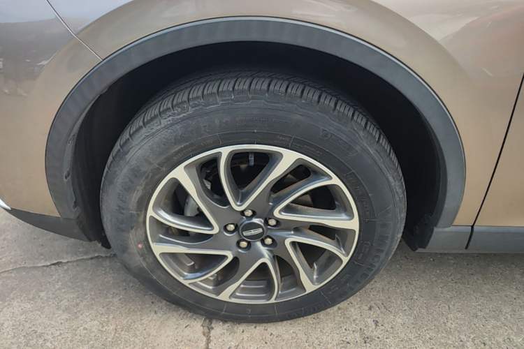 Used Lincoln Corsair 2022 2.0T Two-Wheel Drive Deluxe Edition Left Front Wheel Hub