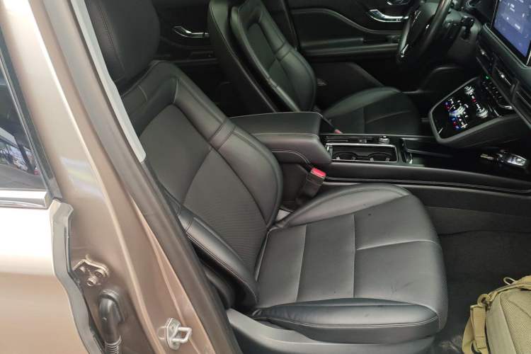 Used Lincoln Corsair 2022 2.0T Two-Wheel Drive Deluxe Edition Right Front Seat