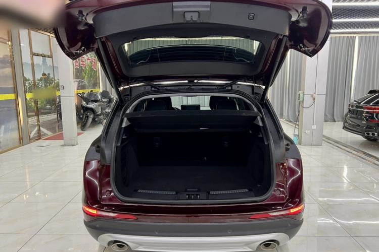 Used Lincoln Corsair 2022 2.0T Two-Wheel Drive Deluxe Edition Trunk