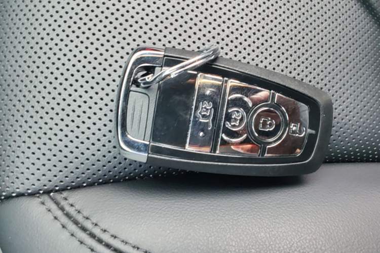 Used Lincoln Corsair 2022 2.0T Two-Wheel Drive Deluxe Edition Vehicle Key