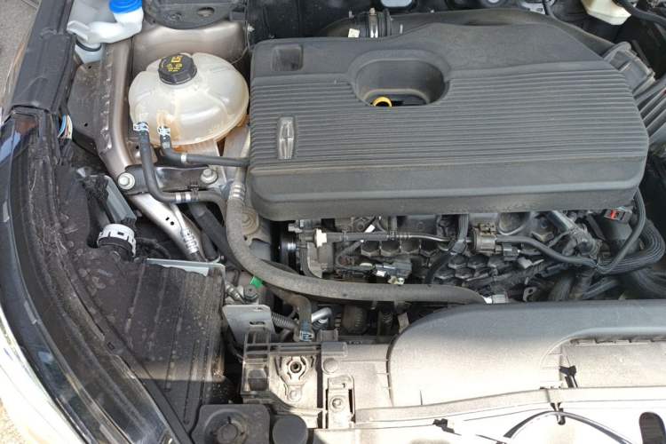Used Lincoln Corsair 2022 2.0T Four-Wheel Drive Prestige Edition Engine Bay Right