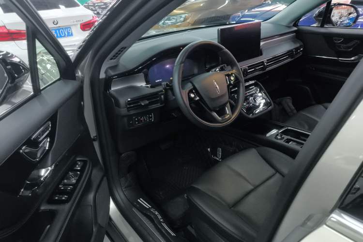 Used Lincoln Corsair 2022 Revised Version 2.0T Two-Wheel Drive Luxury Edition Interior 3