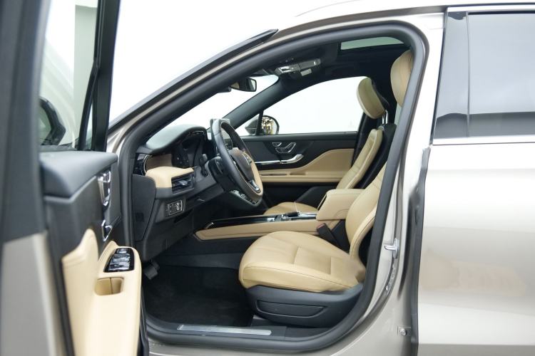 Used Lincoln Corsair 2022 2.0T Two-Wheel Drive Luxury Edition Interior 6