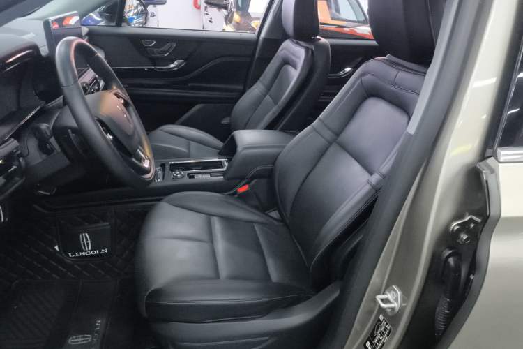 Used Lincoln Corsair 2022 Revised Version 2.0T Two-Wheel Drive Luxury Edition Left Front Seat