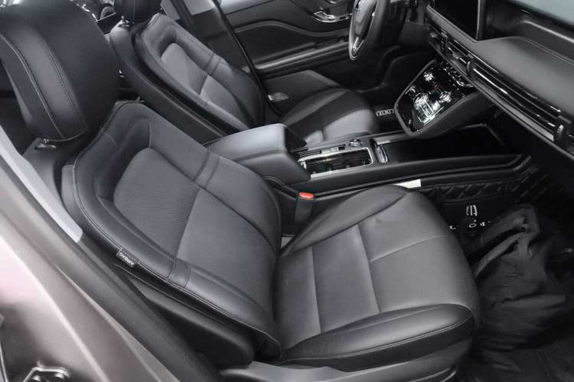 Used Lincoln Corsair 2022 Revised Version 2.0T Two-Wheel Drive Luxury Edition Right Front Seat