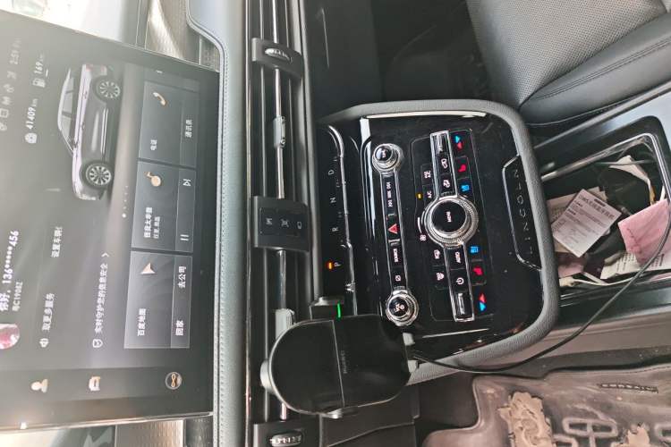 Used Lincoln Corsair 2022 2.0T Two-Wheel Drive Luxury Edition Audio And AC Panel