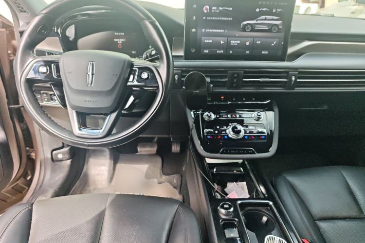 Used Lincoln Corsair 2022 2.0T Two-Wheel Drive Luxury Edition Center Console