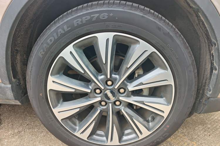 Used Lincoln Corsair 2022 2.0T Two-Wheel Drive Luxury Edition Right Front Wheel Hub