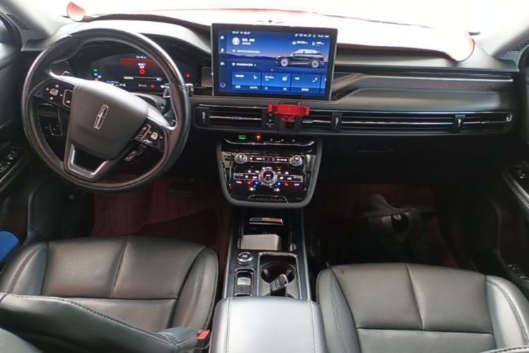 Used Lincoln Corsair 2022 2.0T Two-Wheel Drive Deluxe Edition Center Console