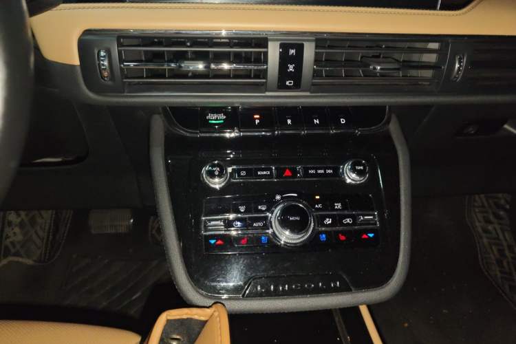 Used Lincoln Corsair 2022 2.0T Two-Wheel Drive Luxury Edition Gear Lever
