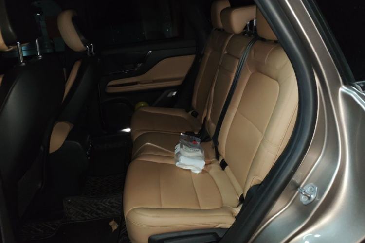 Used Lincoln Corsair 2022 2.0T Two-Wheel Drive Luxury Edition Left Rear Seat