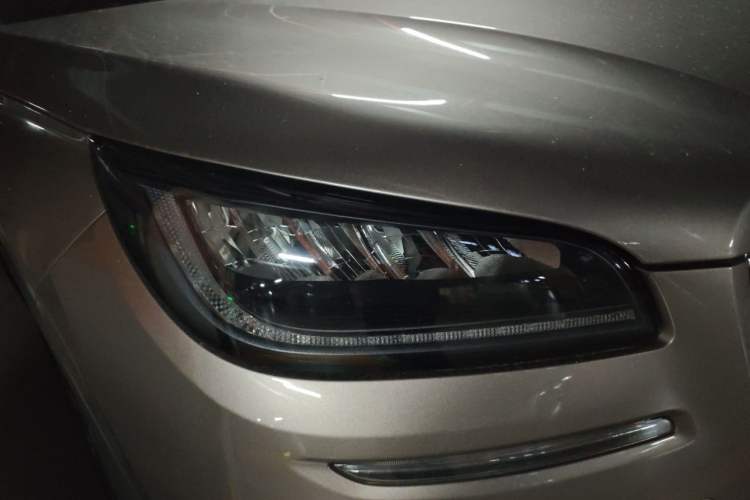 Used Lincoln Corsair 2022 2.0T Two-Wheel Drive Luxury Edition Right Front Headlight