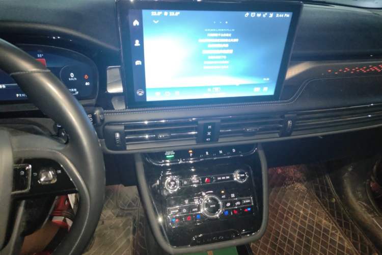 Used Lincoln Corsair 2022 2.0T Two-Wheel Drive Luxury Edition Audio And AC Panel