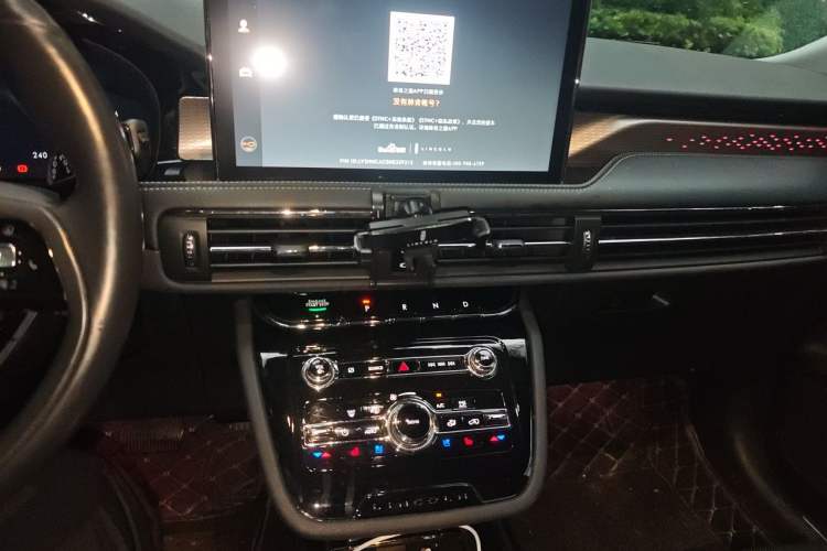 Used Lincoln Corsair 2022 2.0T Two-Wheel Drive Deluxe Edition Audio And AC Panel