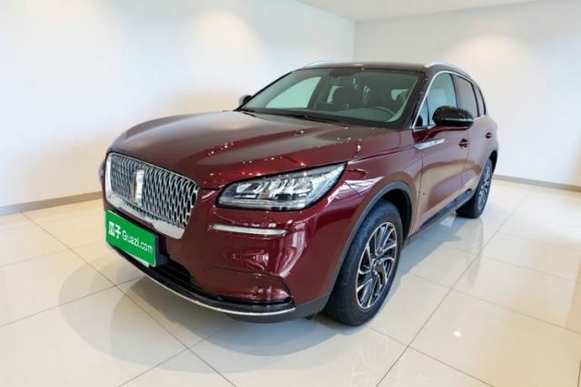Ojetý Lincoln Corsair 2022 2.0T Two-Wheel Drive Deluxe Edition