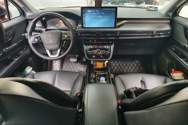 Used Lincoln Corsair 2022 2.0T Two-Wheel Drive Deluxe Edition Center Console