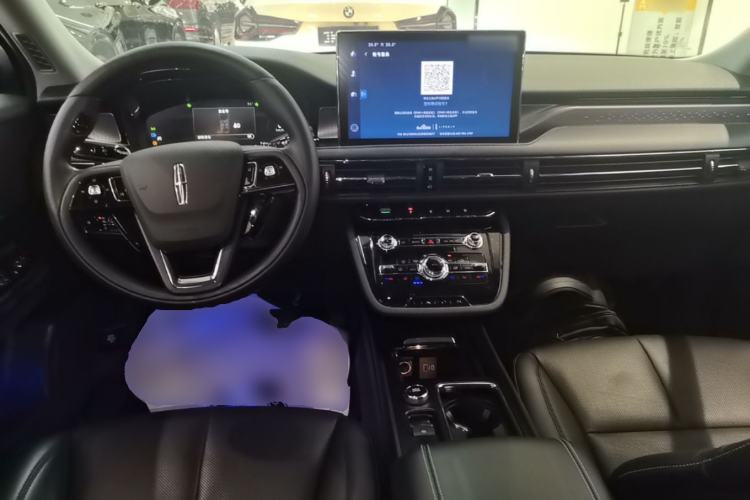 Used Lincoln Corsair 2022 2.0T Two-Wheel Drive Deluxe Edition Center Console