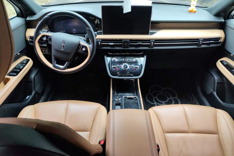 Used Lincoln Corsair 2022 2.0T Two-Wheel Drive Luxury Edition Center Console