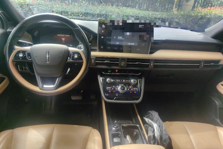 Used Lincoln Corsair 2022 2.0T Two-Wheel Drive Luxury Edition Center Console