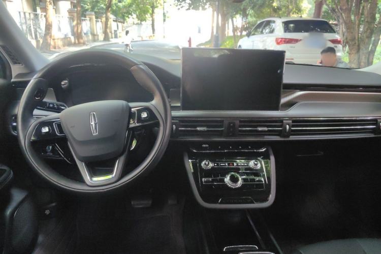 Used Lincoln Corsair 2022 2.0T Two-Wheel Drive Luxury Edition Center Console