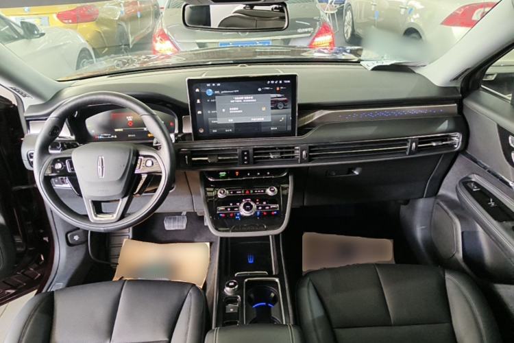 Used Lincoln Corsair 2022 2.0T Two-Wheel Drive Deluxe Edition Center Console