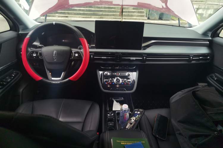 Used Lincoln Corsair 2022 Revised Version 2.0T Two-Wheel Drive Premium Edition Center Console