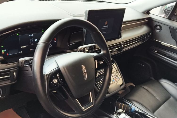 Used Lincoln Corsair 2022 2.0T Four-Wheel Drive Prestige Edition Center Console