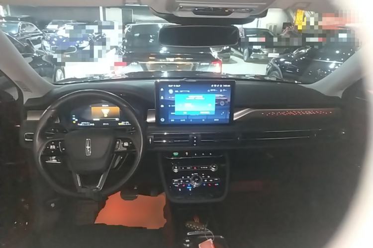 Used Lincoln Corsair 2022 2.0T Two-Wheel Drive Deluxe Edition Center Console